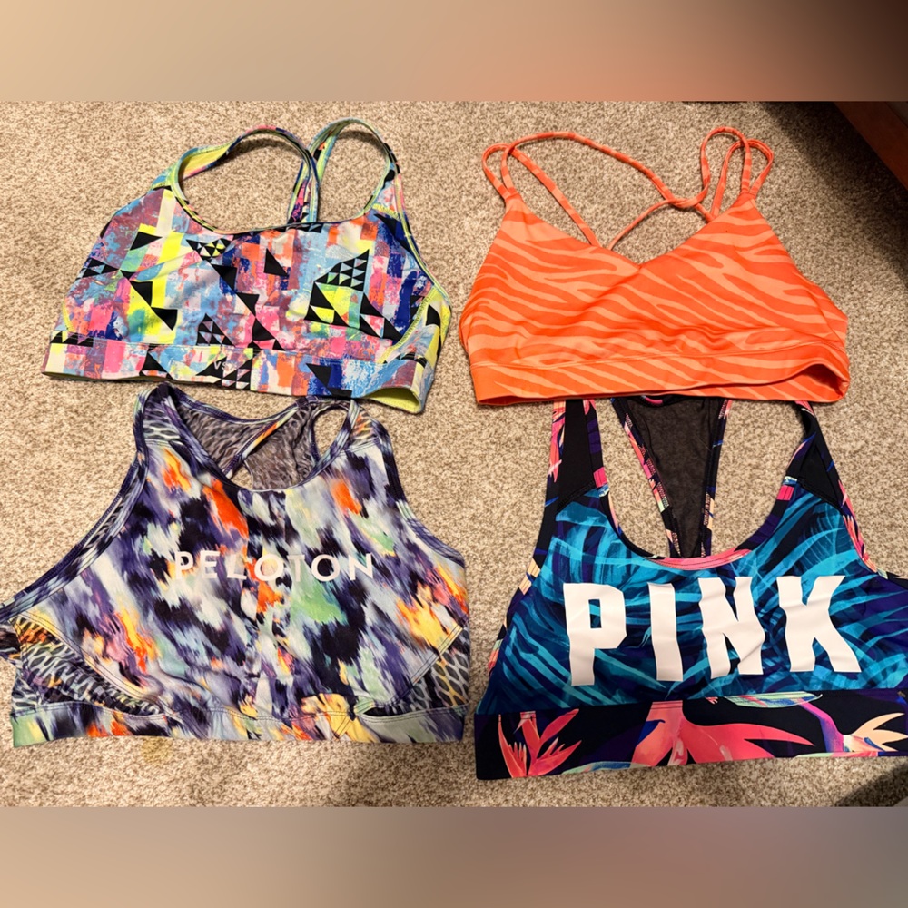 Bundle of Sports Bras- Medium
Pink~ Old Navy ~ Peloton
